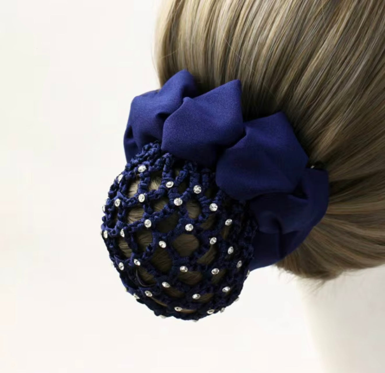 Dressage bun cover with clips